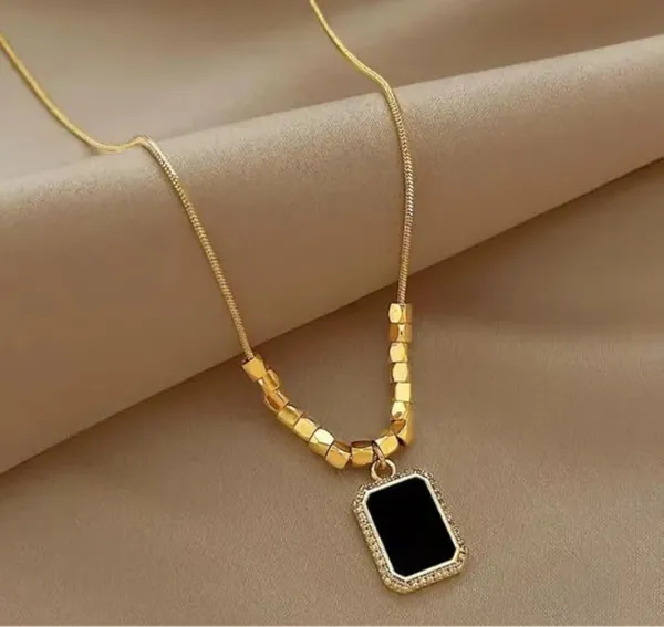 Gold_Geo_Cube_Black_Statement_Necklace_For_Women